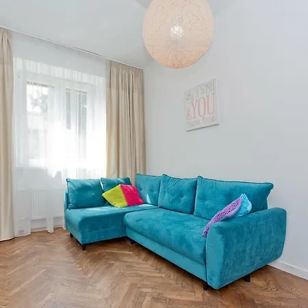 Luxury And Comfortable- Golden Apartments- Royal Street Apartment