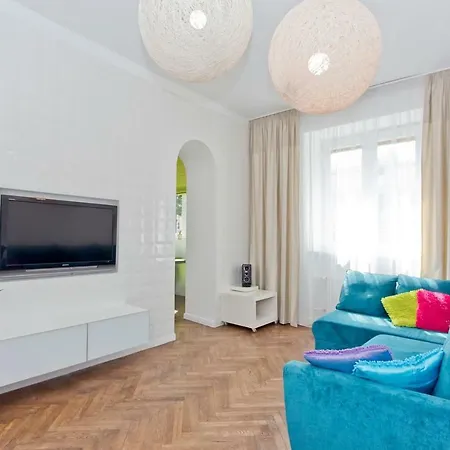 Apartment Luxury And Comfortable- Golden Apartments- Royal Street